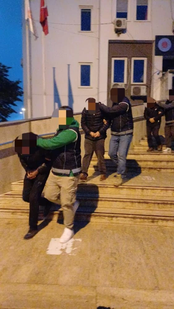 Kocaeli’de göçmen kaçakçılarına darbe: 3 organizatör tutuklandı!