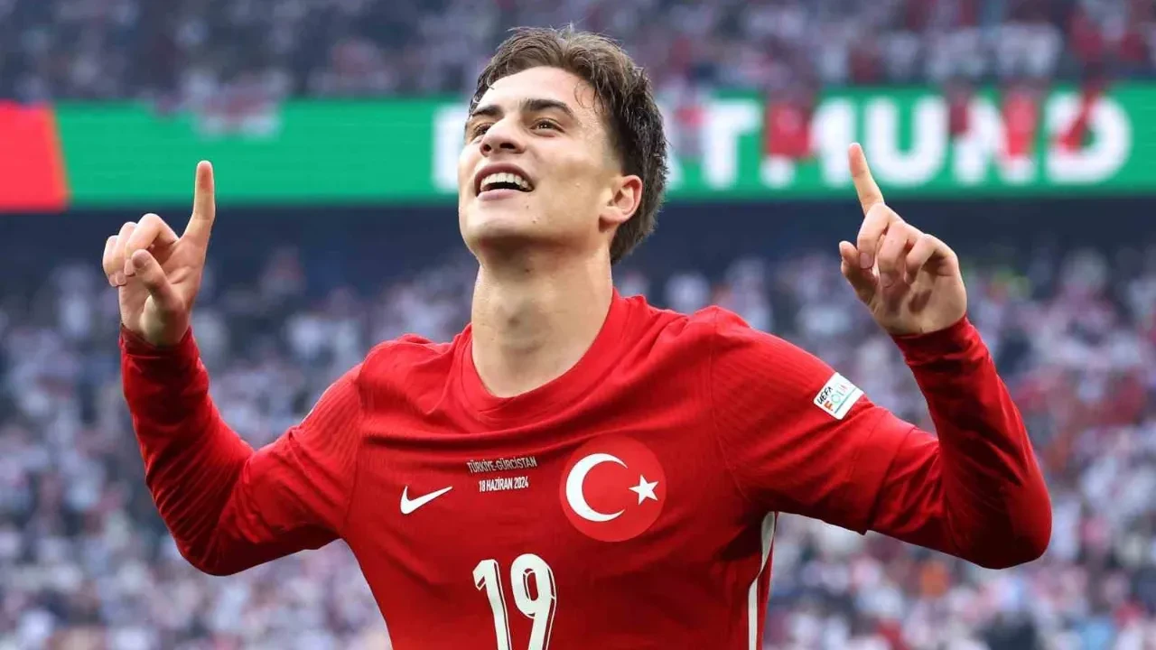Kenan Yıldız Türkiye'de hangi takımı tutuyor? Milli futbolcunun tuttuğu takım gündemde