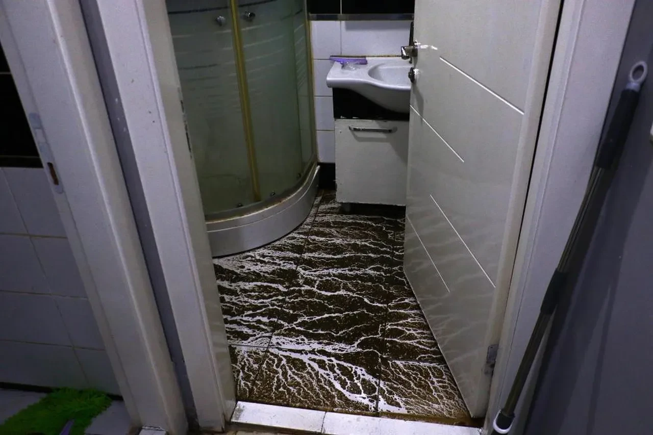 Yağmur yağdı evi pislik doldu! Vatandaştan 'konserli' isyan