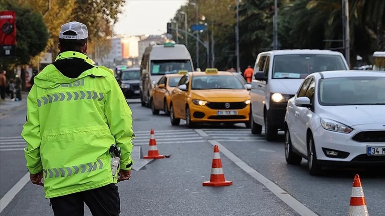 Yola çıkacaklar dikkat! İstanbul'da bu yollar trafiğe kapalı