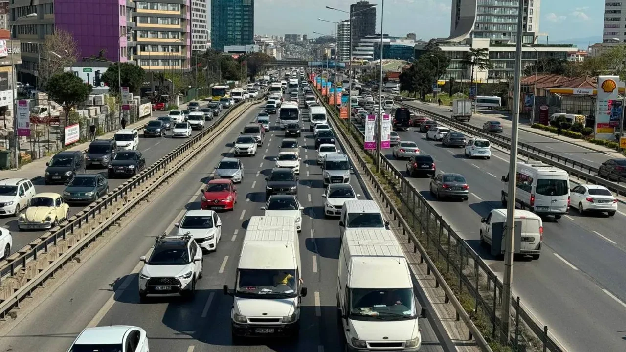 Yola çıkacaklar dikkat! İstanbul'da bu yollar trafiğe kapalı
