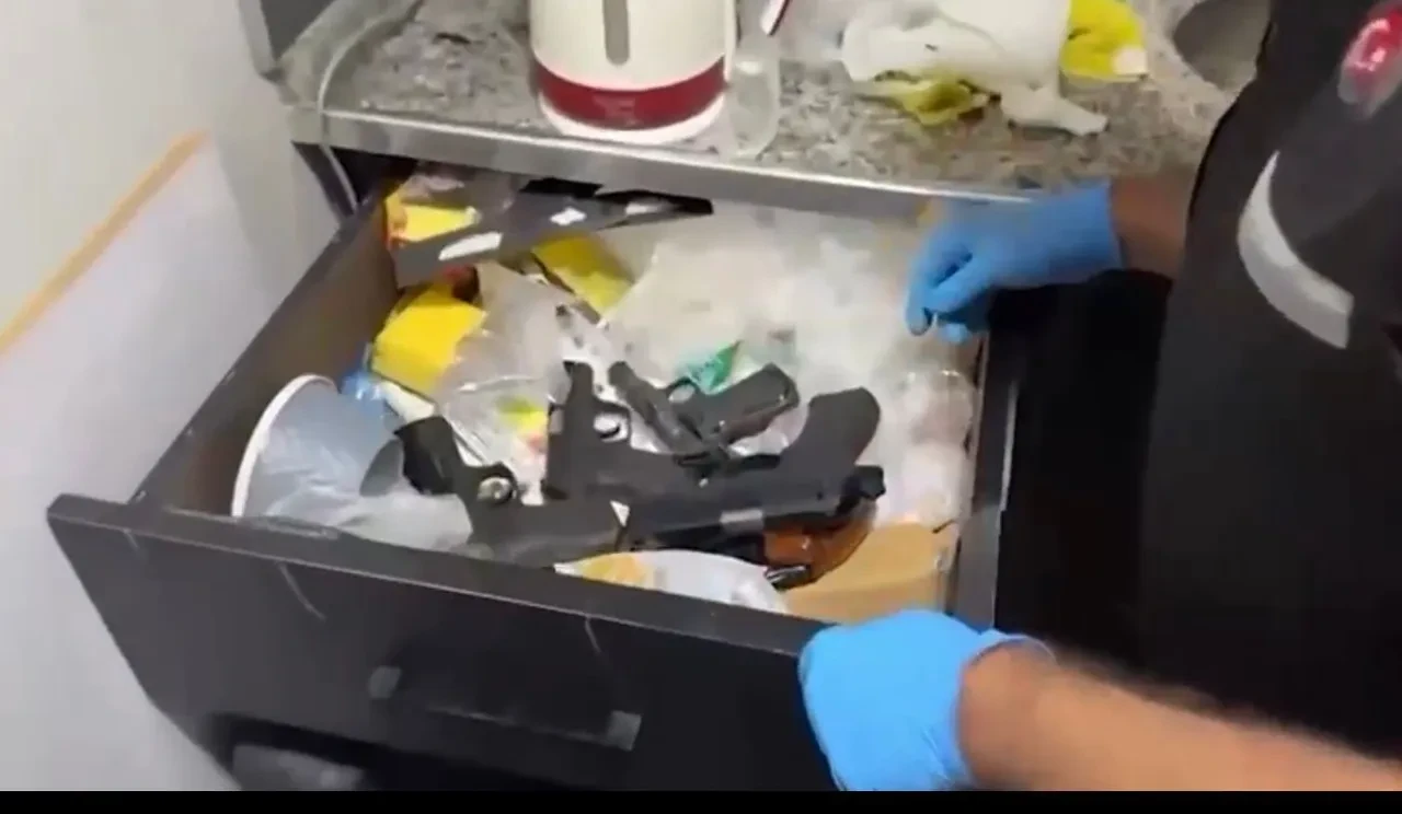 12 ilde silah kaçakçılığı operasyonu: Evden çıkanlar şoke etti 