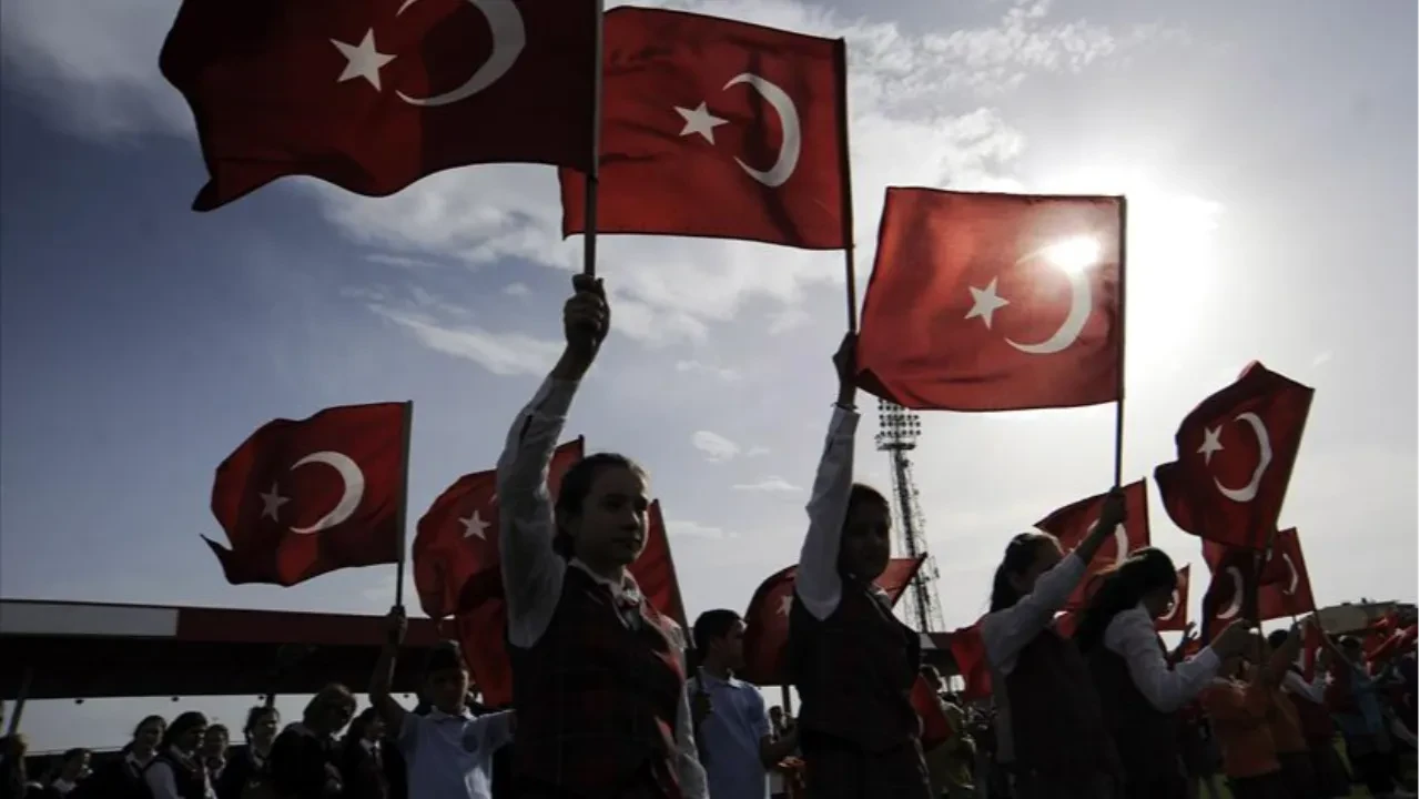 28 Ekim okullar yarım gün olacak mı 2025? 29 Ekim'e kısa süre kaldı