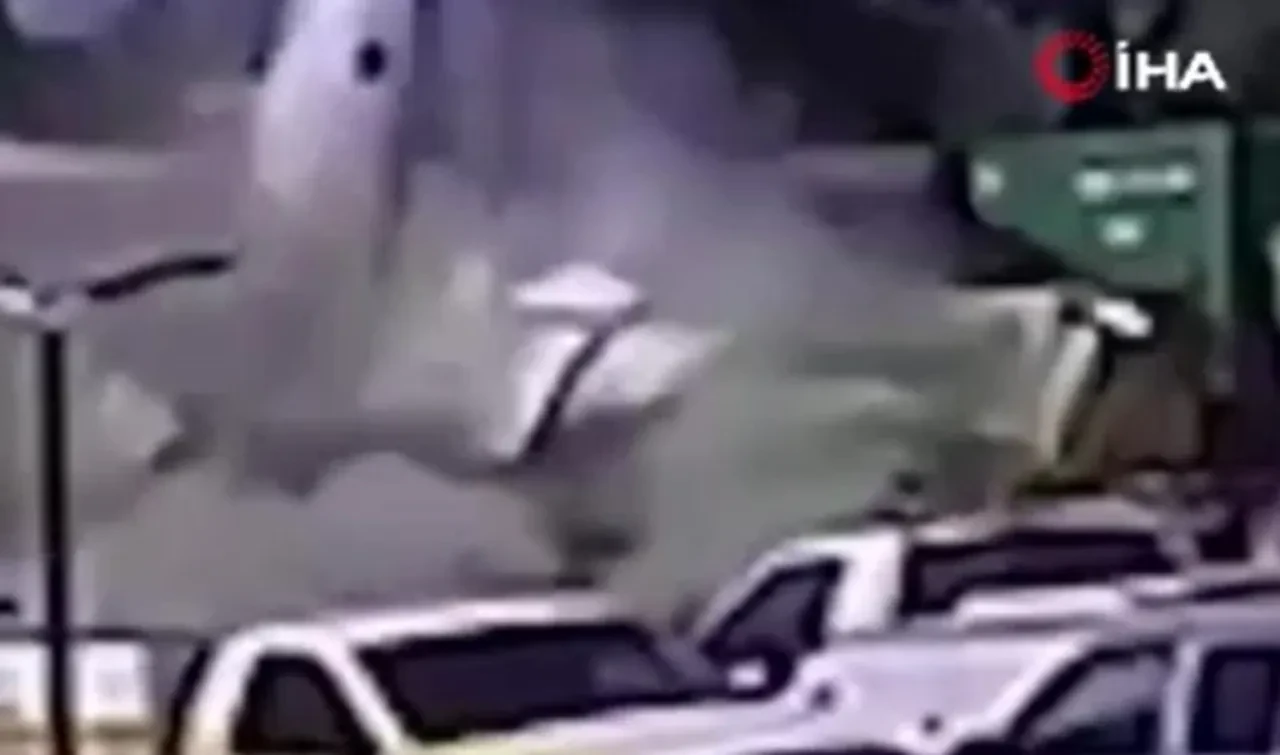 ABD'de feci uçak kazası! Park alanına çakıldı: 2 kişi hayatını kaybetti