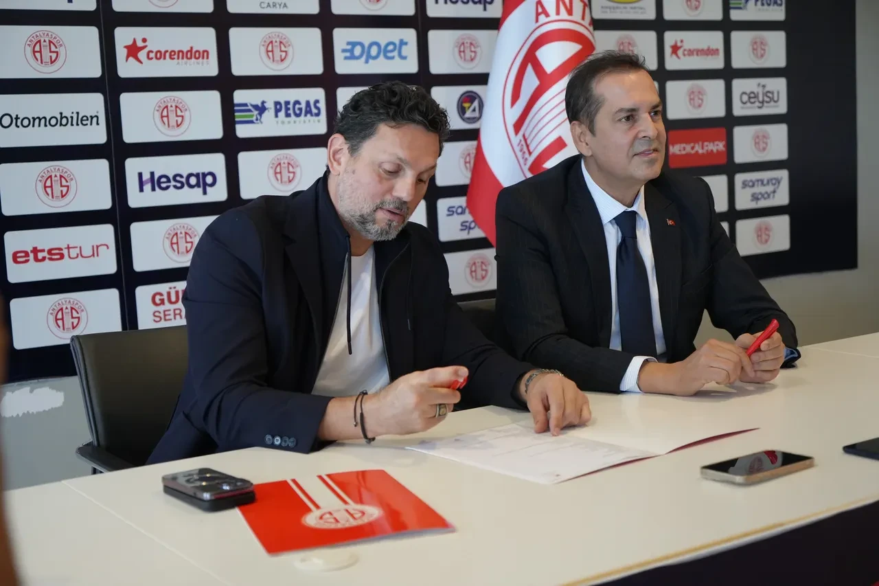 Antalyaspor'un yeni teknik direktörü belli oldu