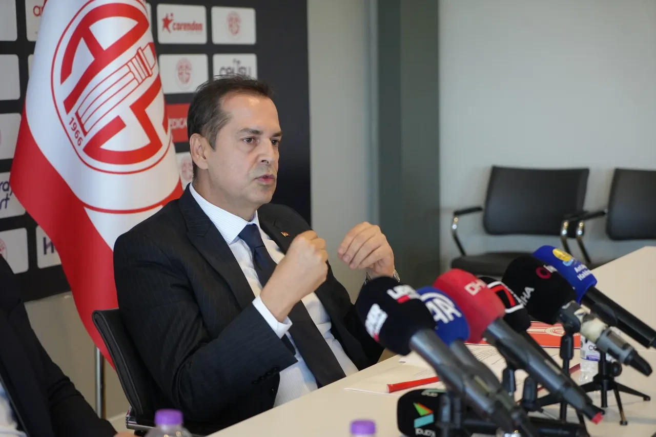 Antalyaspor'un yeni teknik direktörü belli oldu