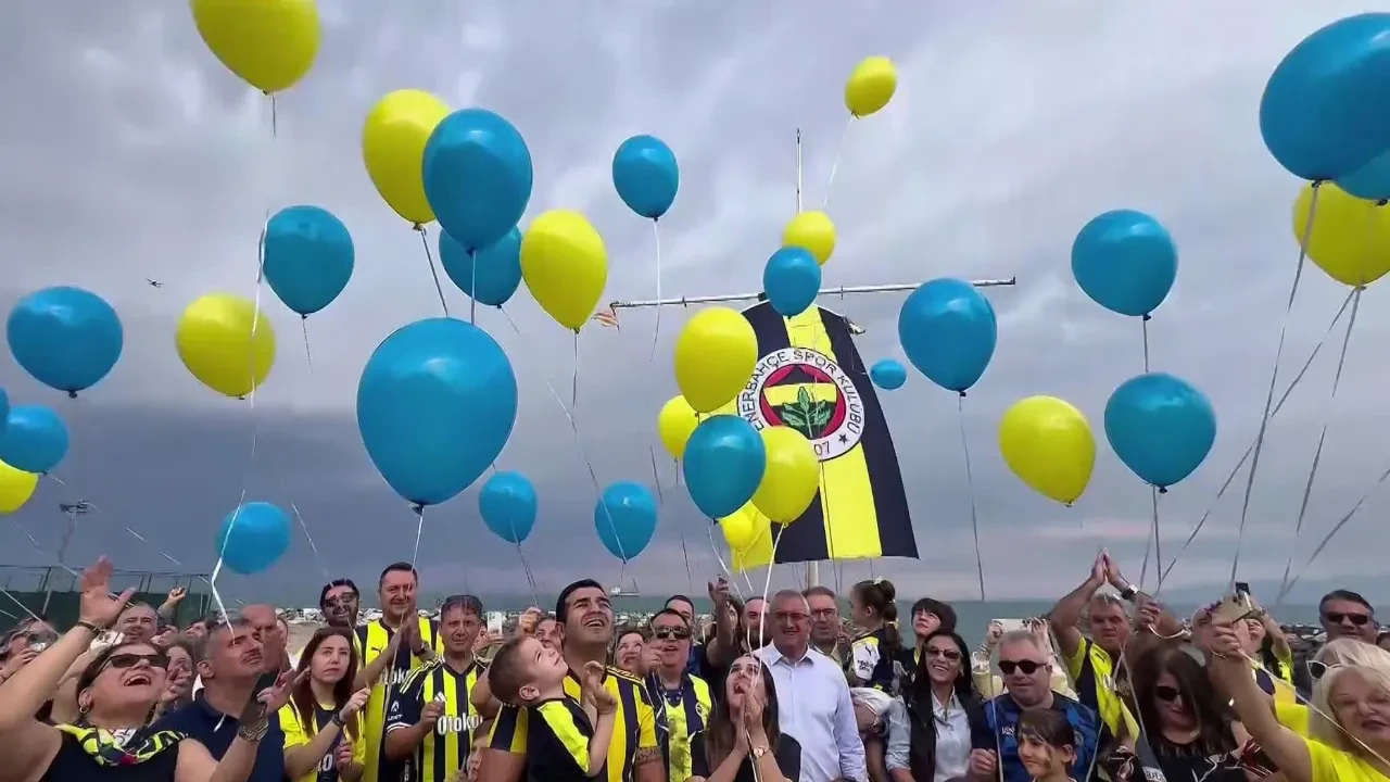 Balonlar bu kez Tamer Talha için uçuruldu! Küçük Fenerbahçelinin kanseri yenmesi coşkuyla kutlandı