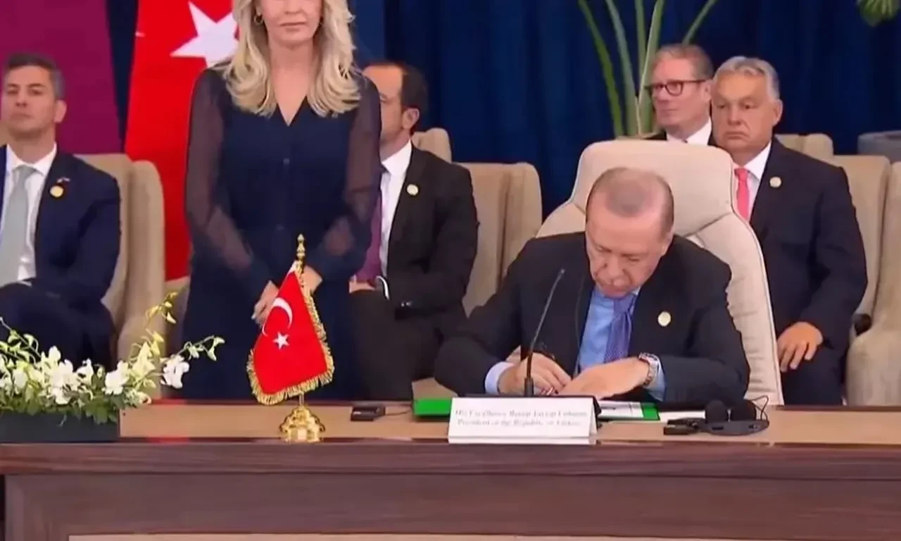 Mısır'daki Barış Zirvesi'nde Gazze için Niyet Belgesi imzalandı! Trump'tan Erdoğan'a övgü