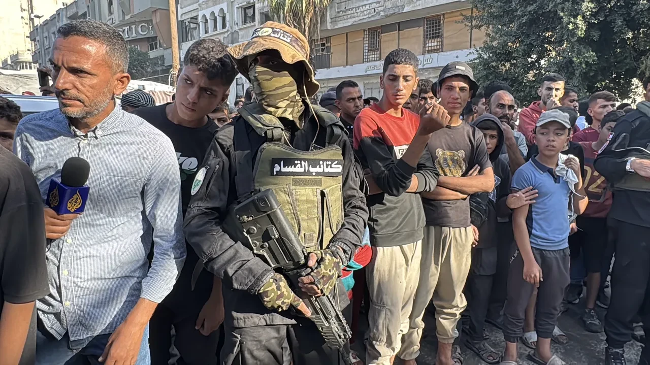 Dünyanın gözü Gazze'de! Hamas rehineleri teslim etti: İsrail Filistinli mahkumları bıraktı