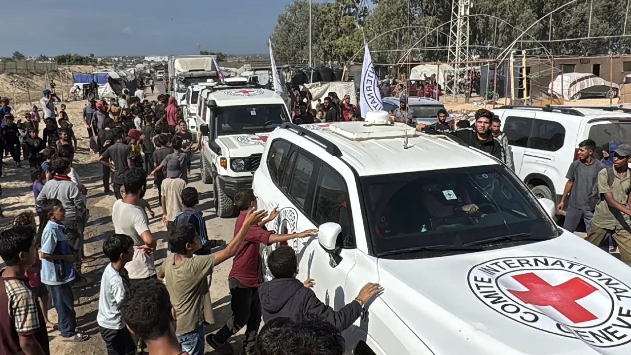 Dünyanın gözü Gazze'de! Hamas rehineleri teslim etti: Sıra İsrail'de 