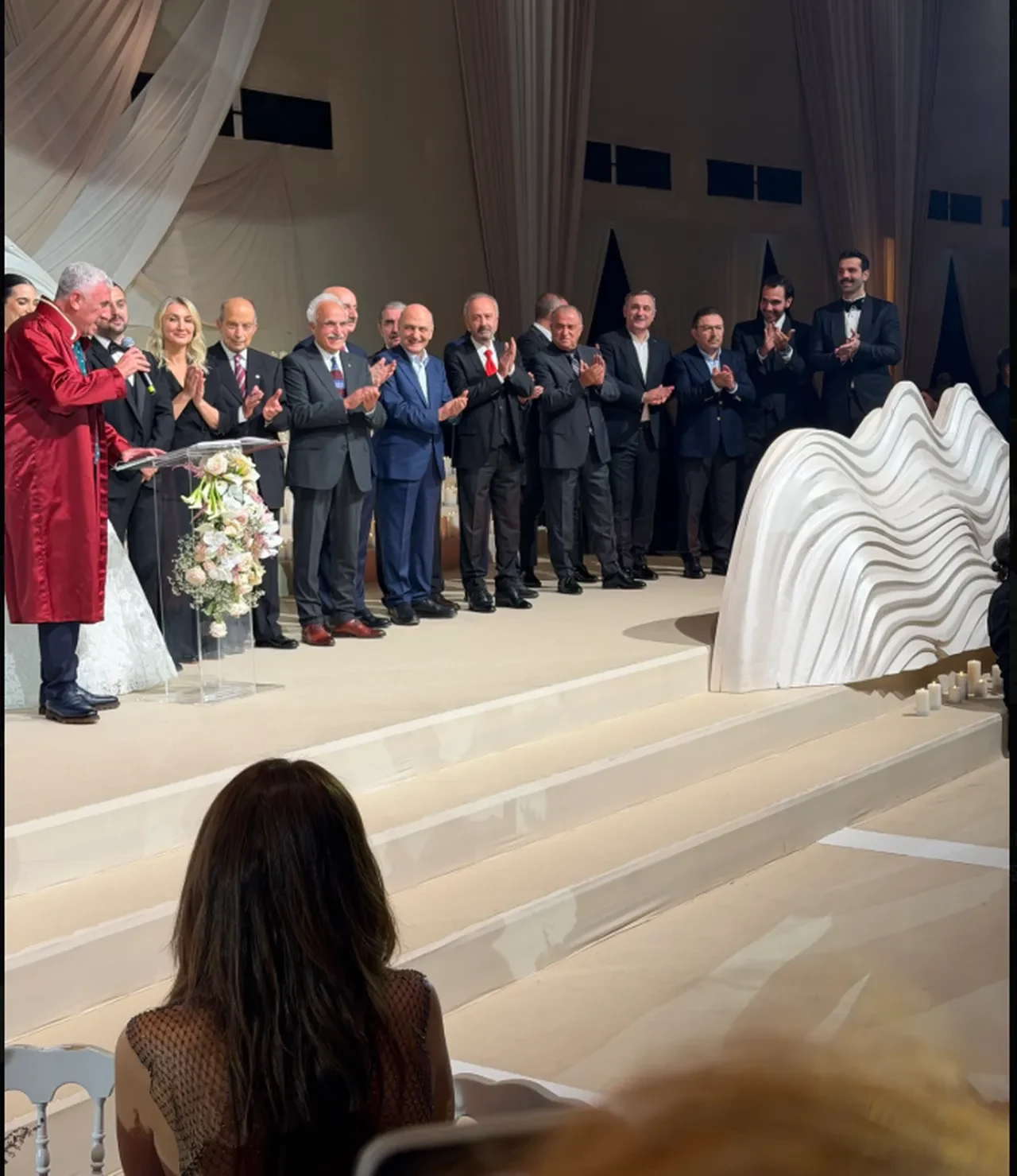 Ecmel Faik Sarıalioğlu’nun oğlu evlendi, geceye yıldız yağdı