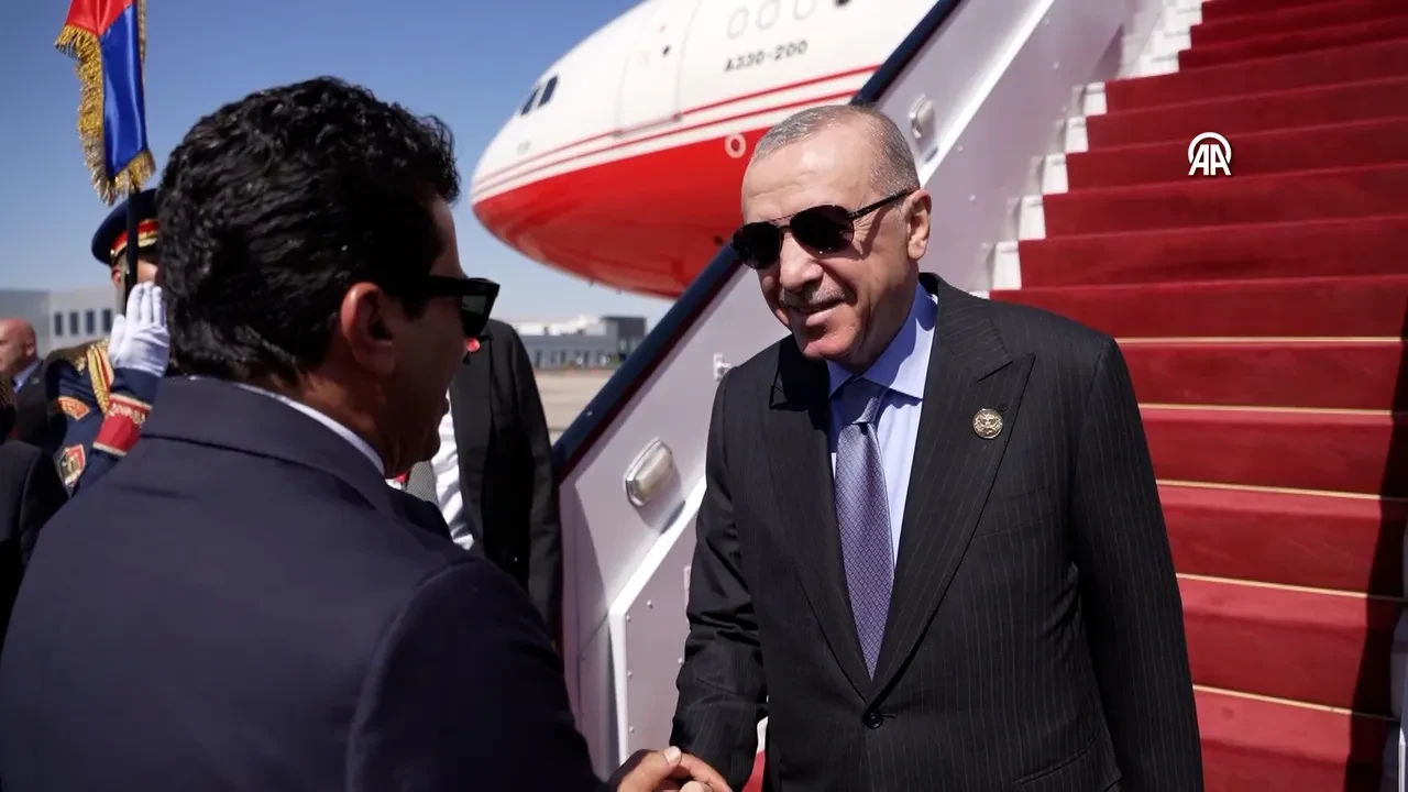Erdoğan'ın uçağı neden pisti pas geçti? Mısır'da büyük mesaj: 'Dünya diplomasi tarihine geçer'