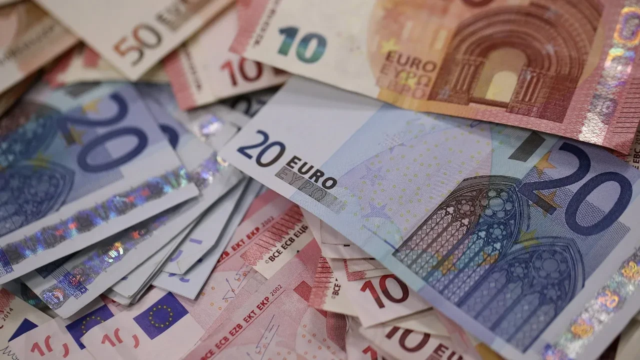 Euro ve Dolar'da yatay seyir! İşte 13 Ekim 2025 güncel döviz kurları: Dolar, euro fiyatı
