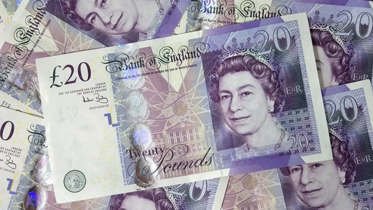 Euro ve Dolar'da yatay seyir! İşte 13 Ekim 2025 güncel döviz kurları: Dolar, euro fiyatı