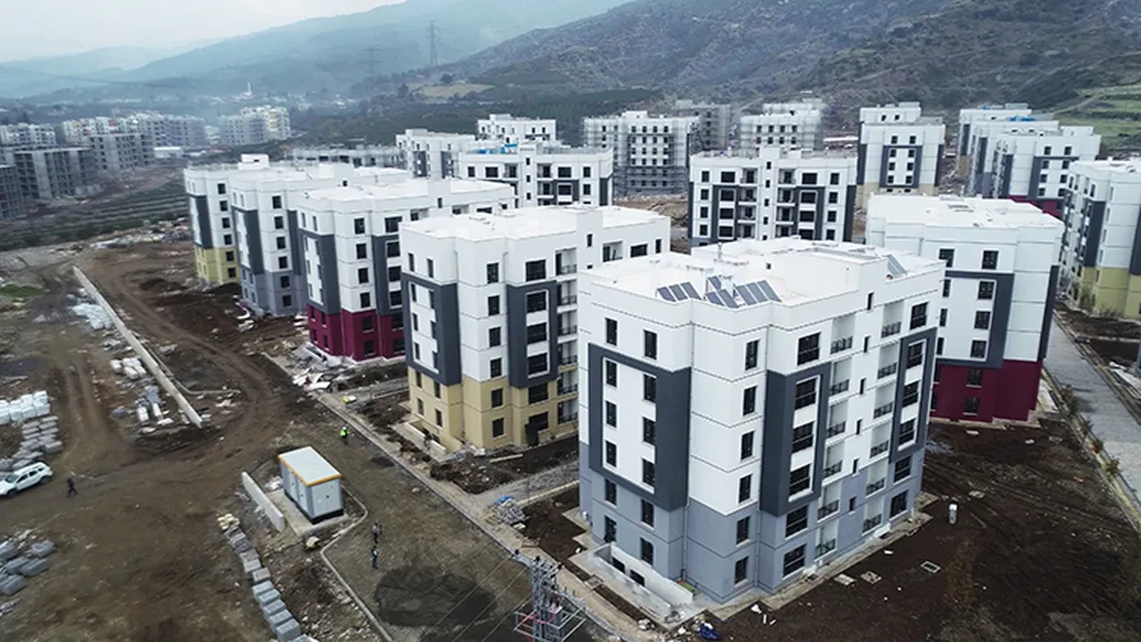 Hatay'da hala çadırda kalan depremzedeler var mı? DMM detayları açıkladı