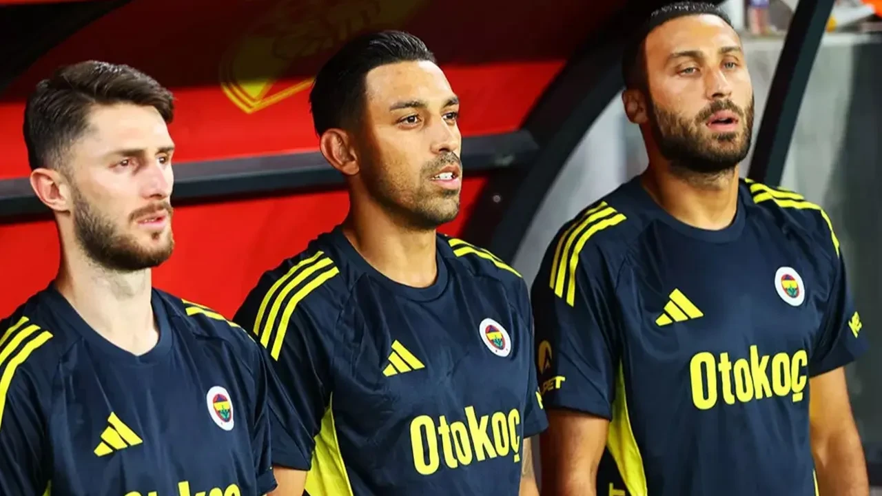 İrfan Can Kahveci ezeli rakibe gidiyor! Kadro dışı kararı sonrası yönetimi kızdıracak hamle