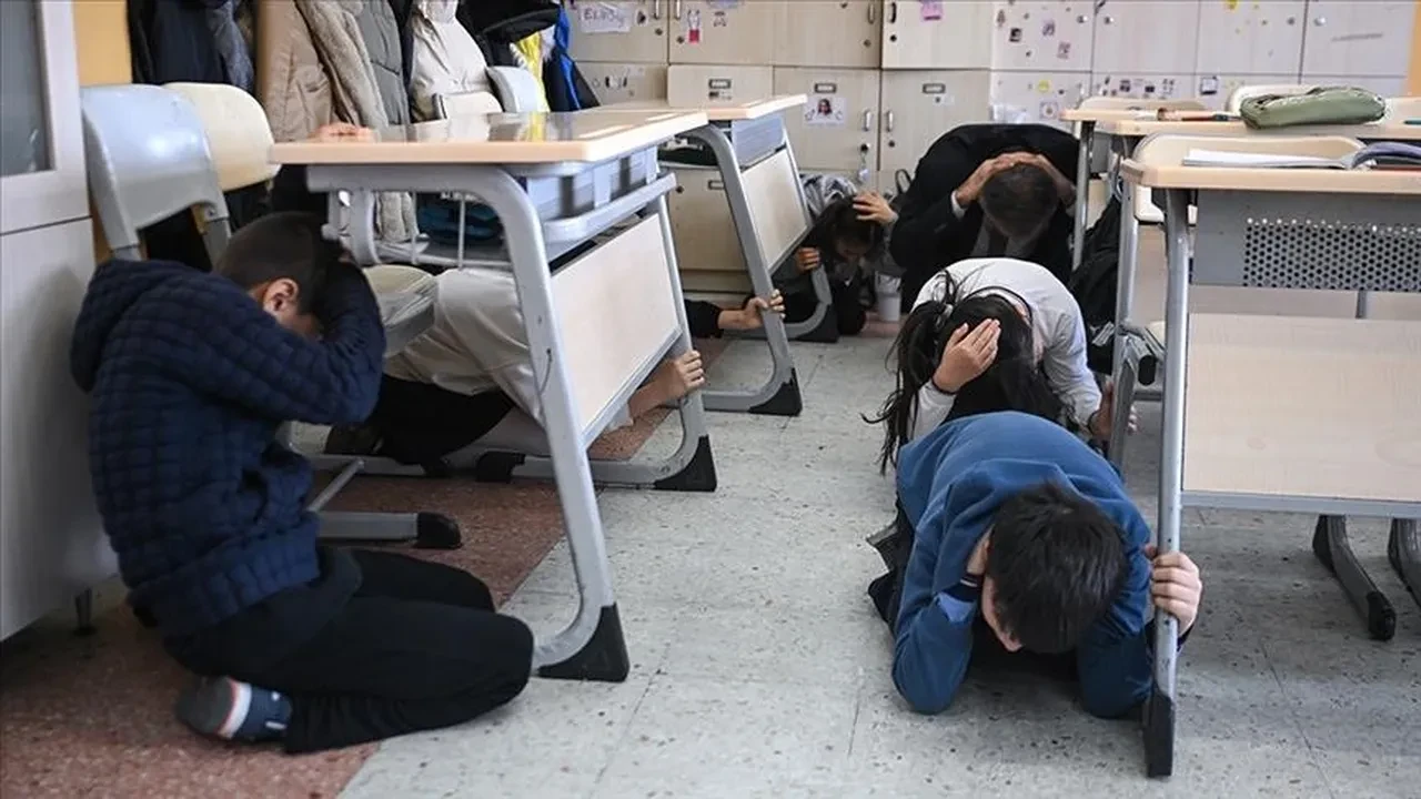 MEB duyurdu! Bugün tüm okullarda eş zamanlı uygulanacak