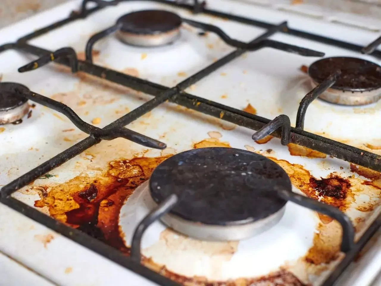 Mutfaktaki 'yağ lekesi' kabusuna son: Bu iki malzeme, biriken yağları adeta söküp atıyor