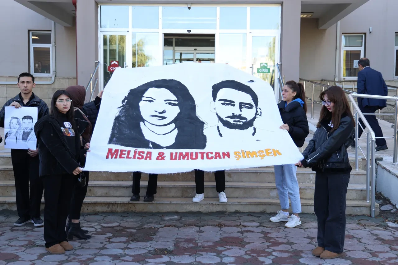 İki kardeşin ellerini bağlayıp boğazlarını keserek katletmişti! Kan donduran vahşetin cezası belli oldu