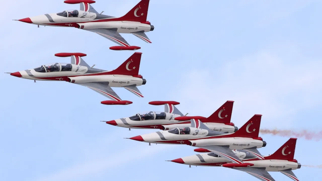 Türk Yıldızları Kırklareli gösteri uçuşu ne zaman, nerede? 29 Ekim'e özel uçak gösterisi