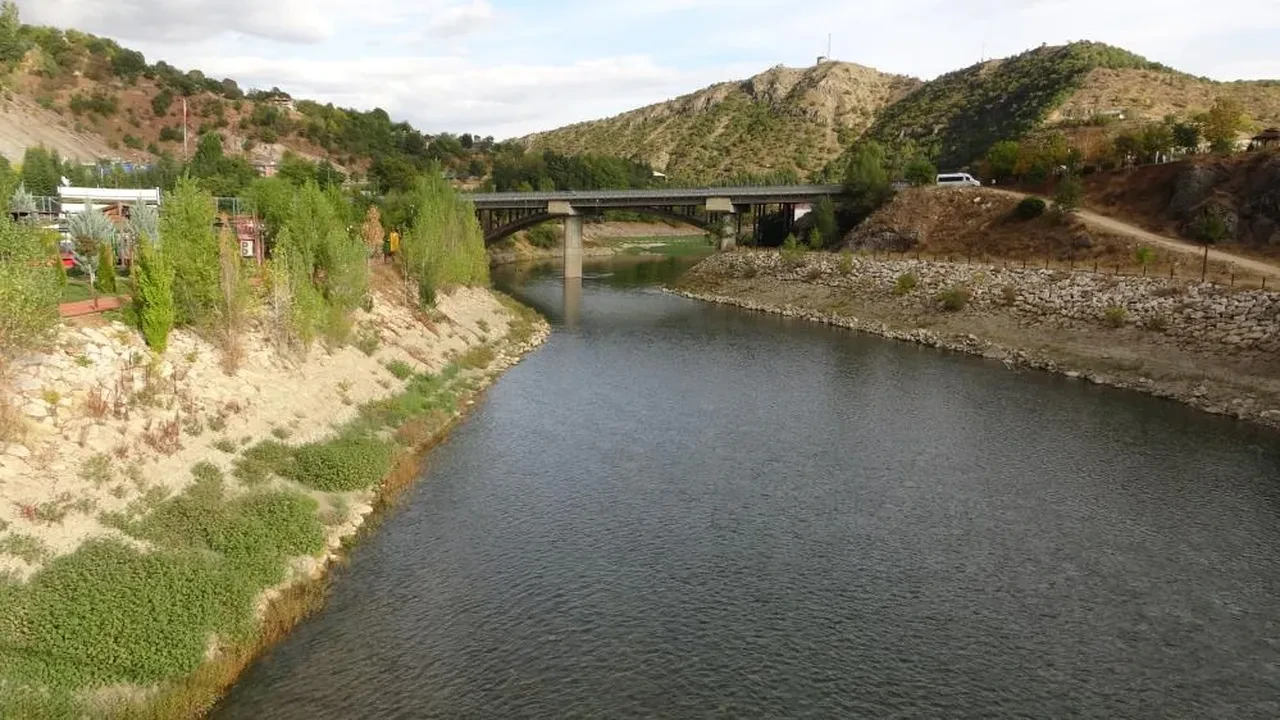 Yazın nüfusu 10 katına çıkan Tunceli ıpıssız kaldı
