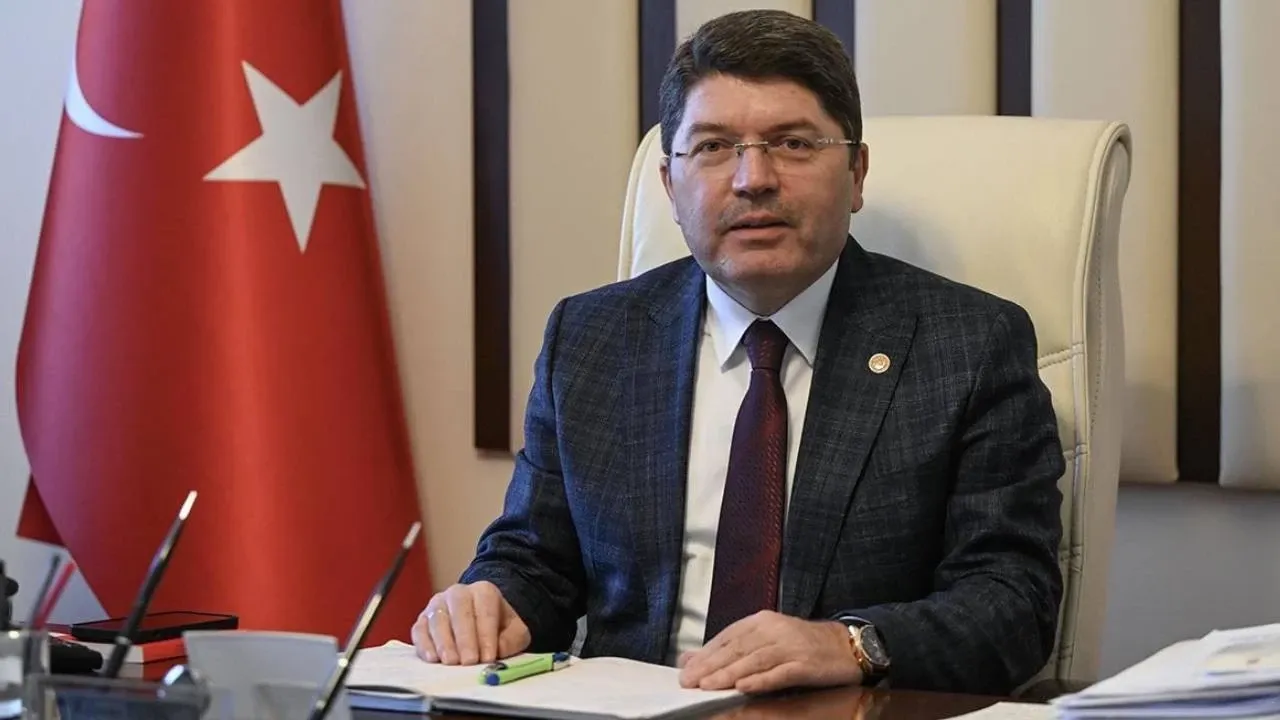 Bakan Tunç duyurdu: 1000 yeni hakim ve savcı yardımcısı alınacak