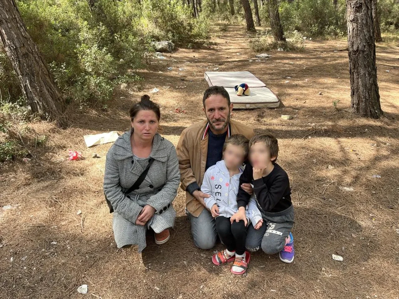 Bir babanın yardım çığlığı! Zorla evlerinden atıldılar, ormanda yaşıyorlar