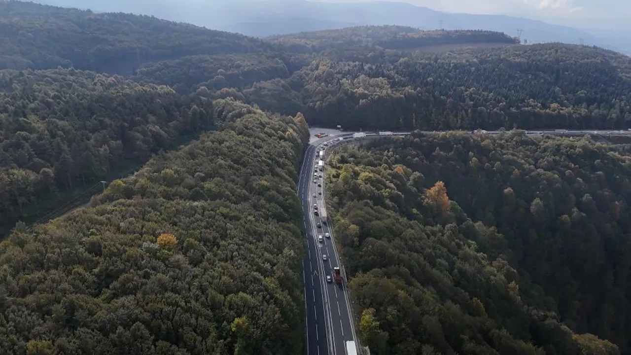 Bolu Dağı Tüneli'nde yapılan çalışmalar trafiği artırdı: Uzun kuyruklar oluştu