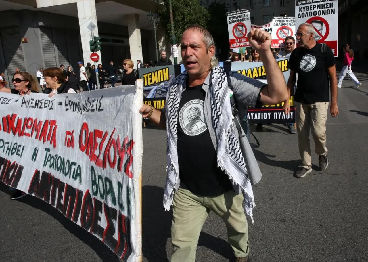 Çalışma saatlerini artıran yasa tasarısı Yunanistan halkını sokağa döktü