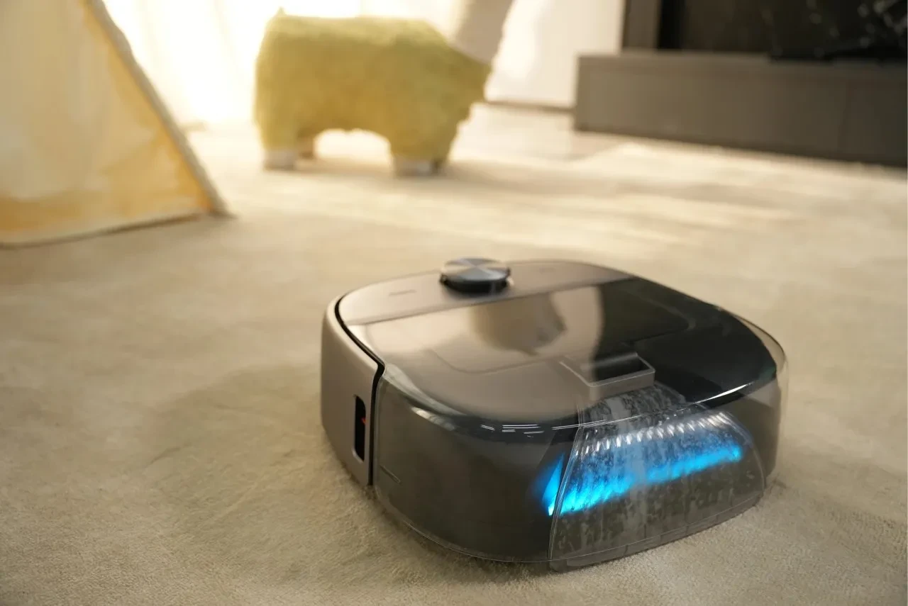 Dünyanın ilk tam otonom halı yıkama robotu tanıtıldı