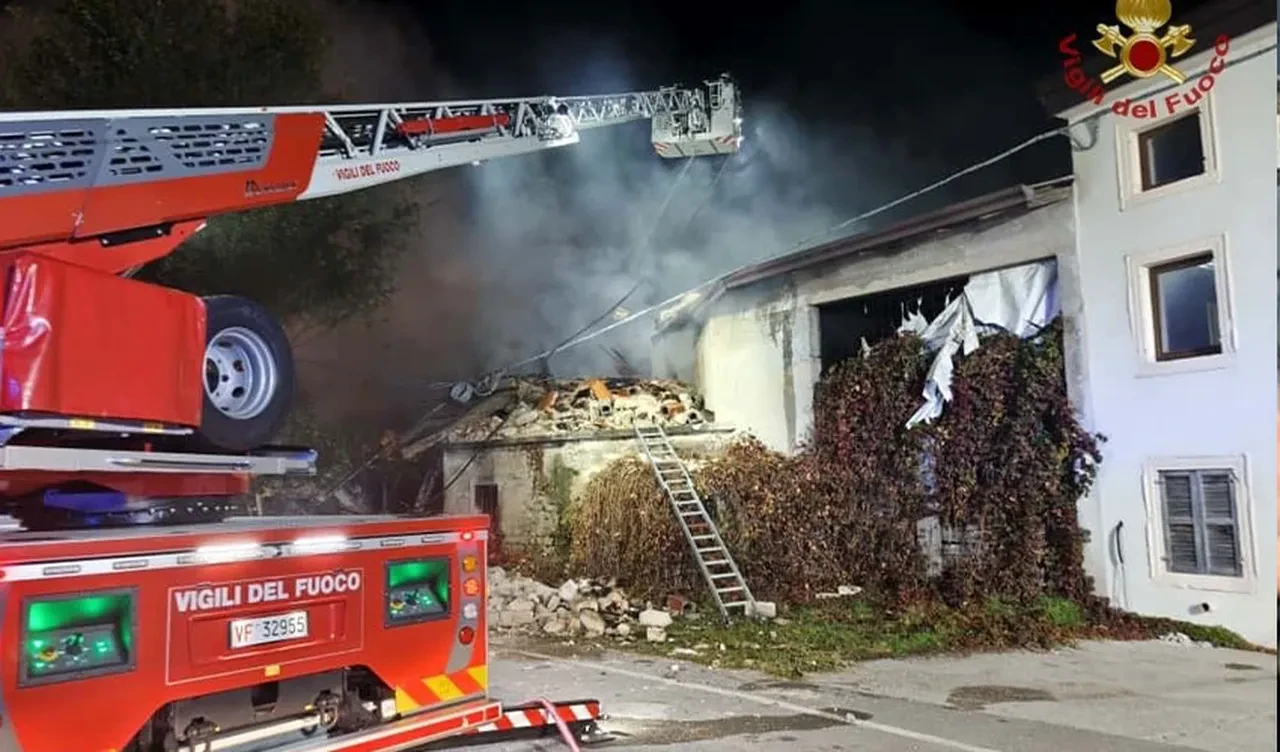 Güvenlik güçlerinin operasyonu faciaya dönüştü! Baskın yapıldığı sırada ev havaya uçtu: Çok sayıda ölü ve yaralı var