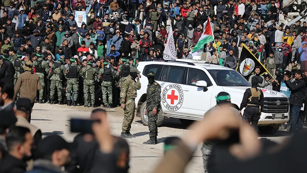 Hamas ölü İsrailli esirlerden 4'ünü daha teslim etti