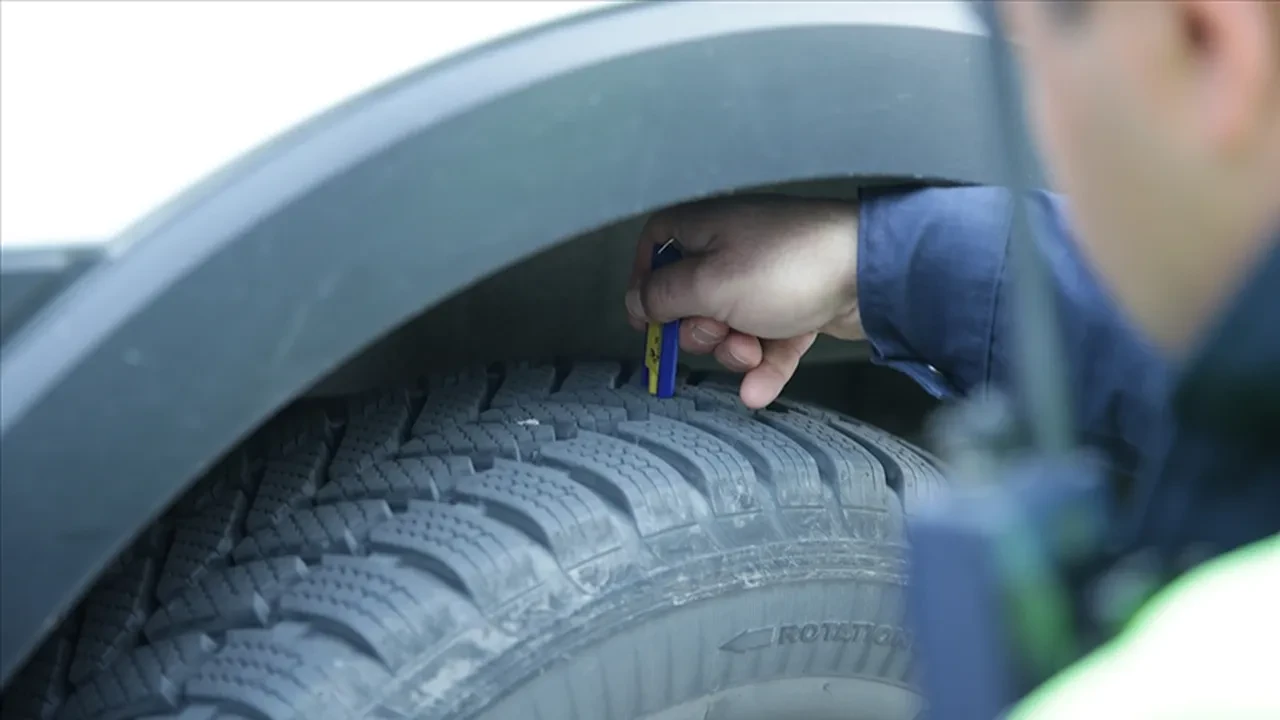 Kış lastiği uygulaması ne zaman başlıyor, zorunlu mu? Kış lastiği takmama cezası