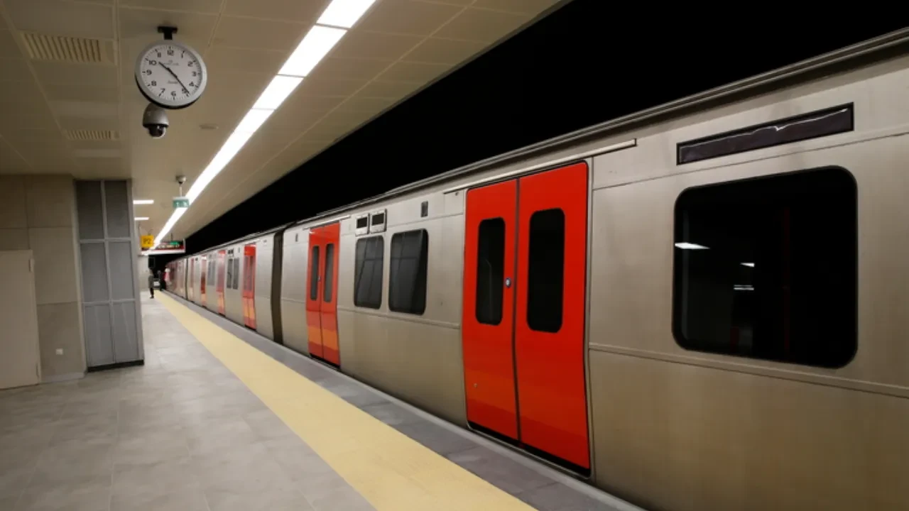 M4 metro neden çalışmıyor, gelmiyor son dakika? 14 Ekim Kadıköy Sabiha Gökçen metro hattı seferleri ne zaman düzelecek?