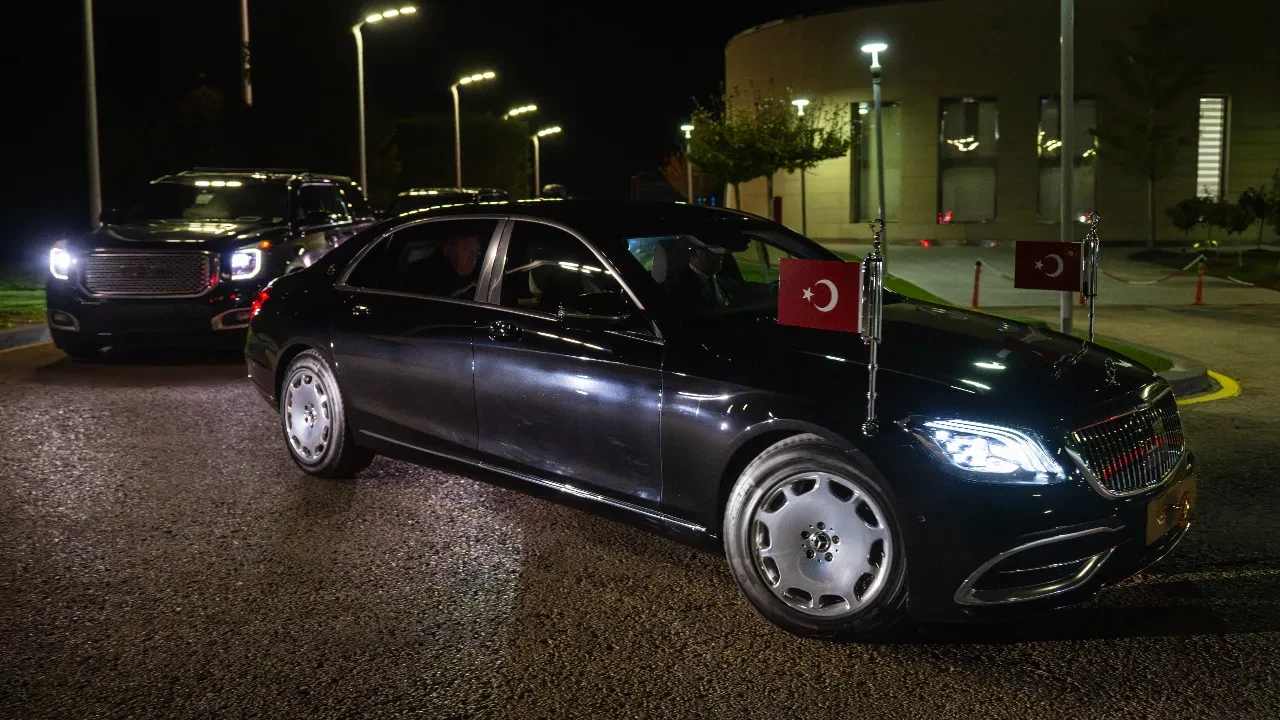 Mısır'daki barış zirvesine katılan Erdoğan yurda döndü