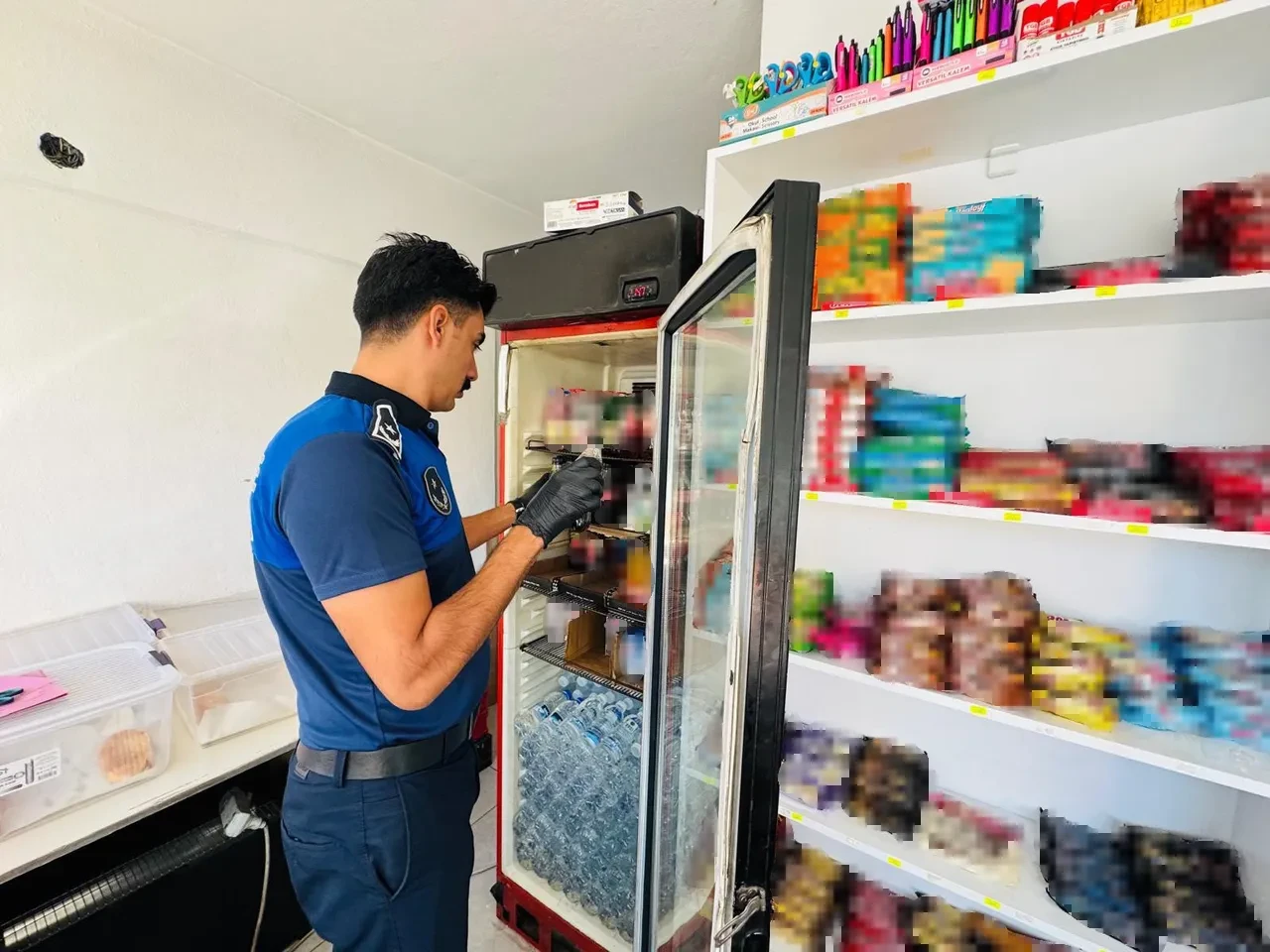 Şanlıurfa'da gıda denetimi! Tarihi geçmiş 183 kilo tavuk eti imha edildi