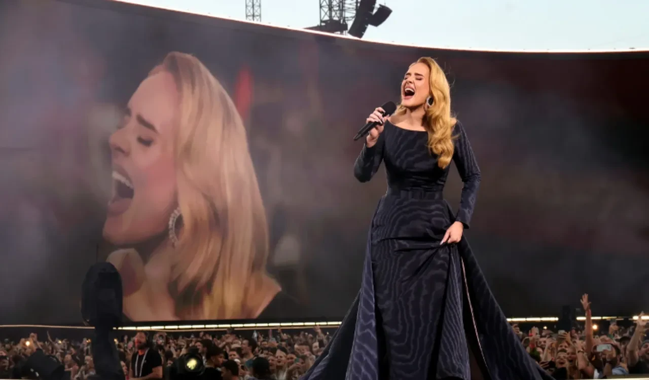 Taylor Swift, Adele'i yerinden etti! Tüm şarkıcıları gerisinde bıraktı