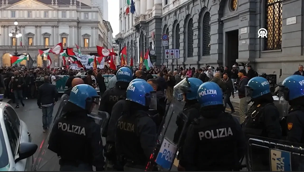 Tel Aviv ile kardeş şehir olmak istemeyen halk isyan etti, sokağa döküldü