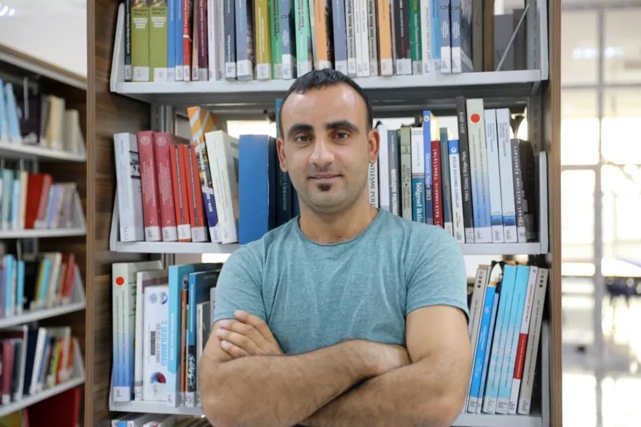 'Valiye şemsiye var, gazilere yok' haberini yapan İHA muhabiri Sebahattin Yum gözaltına alındı  