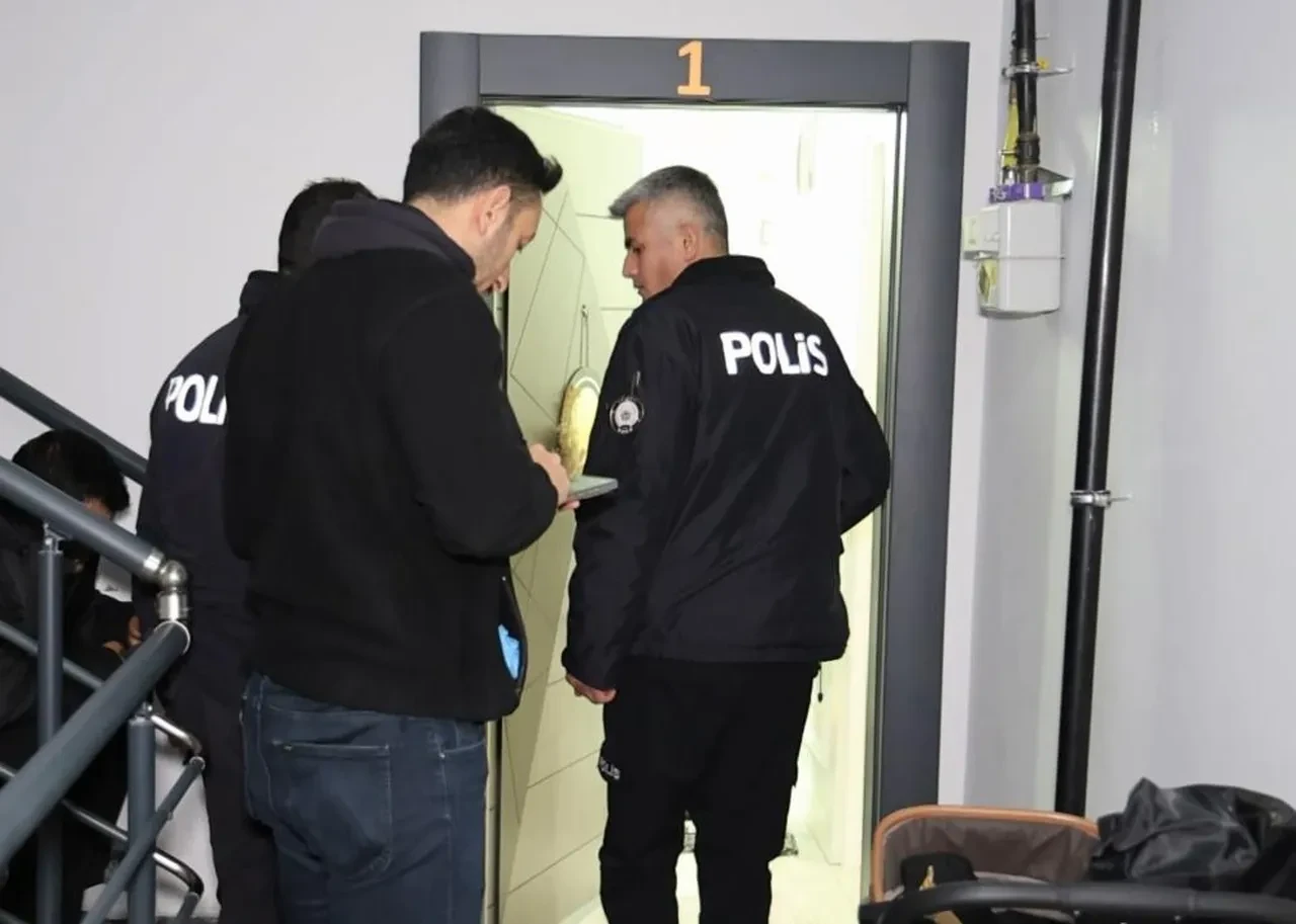 Aksaray'da karbonmonoksit faciası: Anne ve 1 buçuk yaşındaki oğlu can verdi