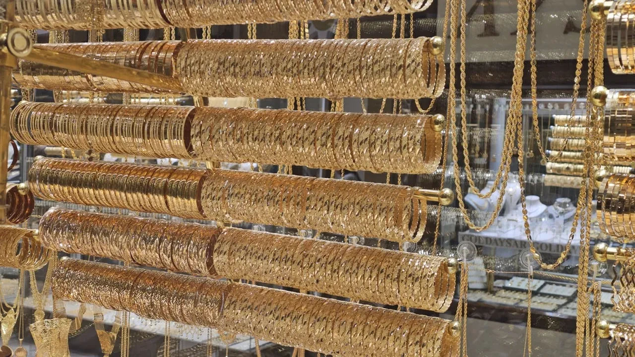 Altın yatırımcısına şok uyarı! İslam Memiş verdiği tarihi güncelledi