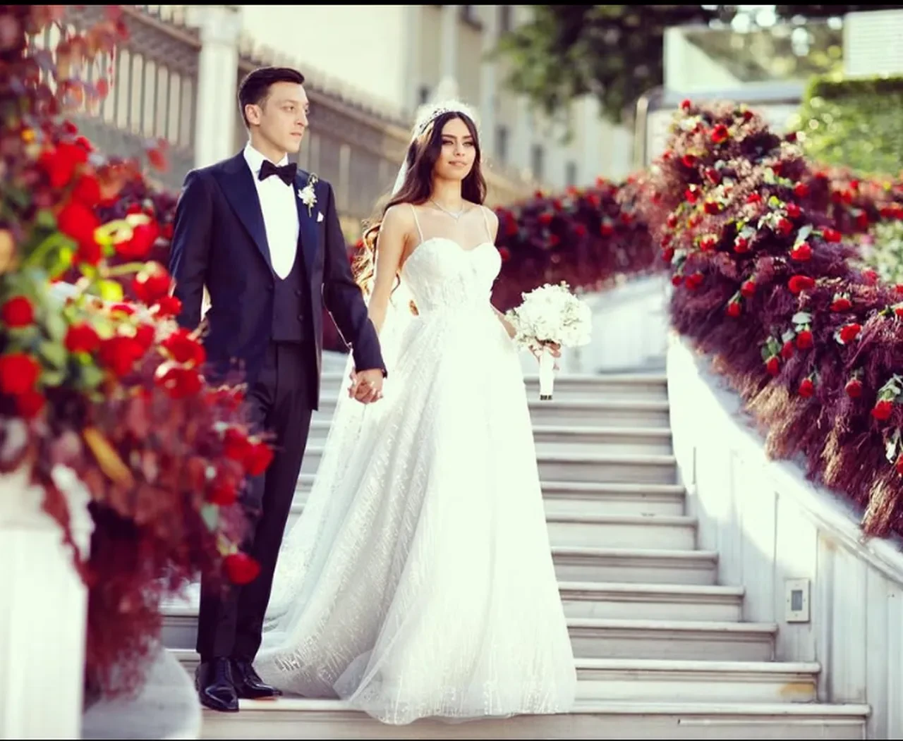 Amine Gülşe, Mesut Özil'in oyunculuk yapmasına izin vermediği iddiaları hakkında ilk kez konuştu