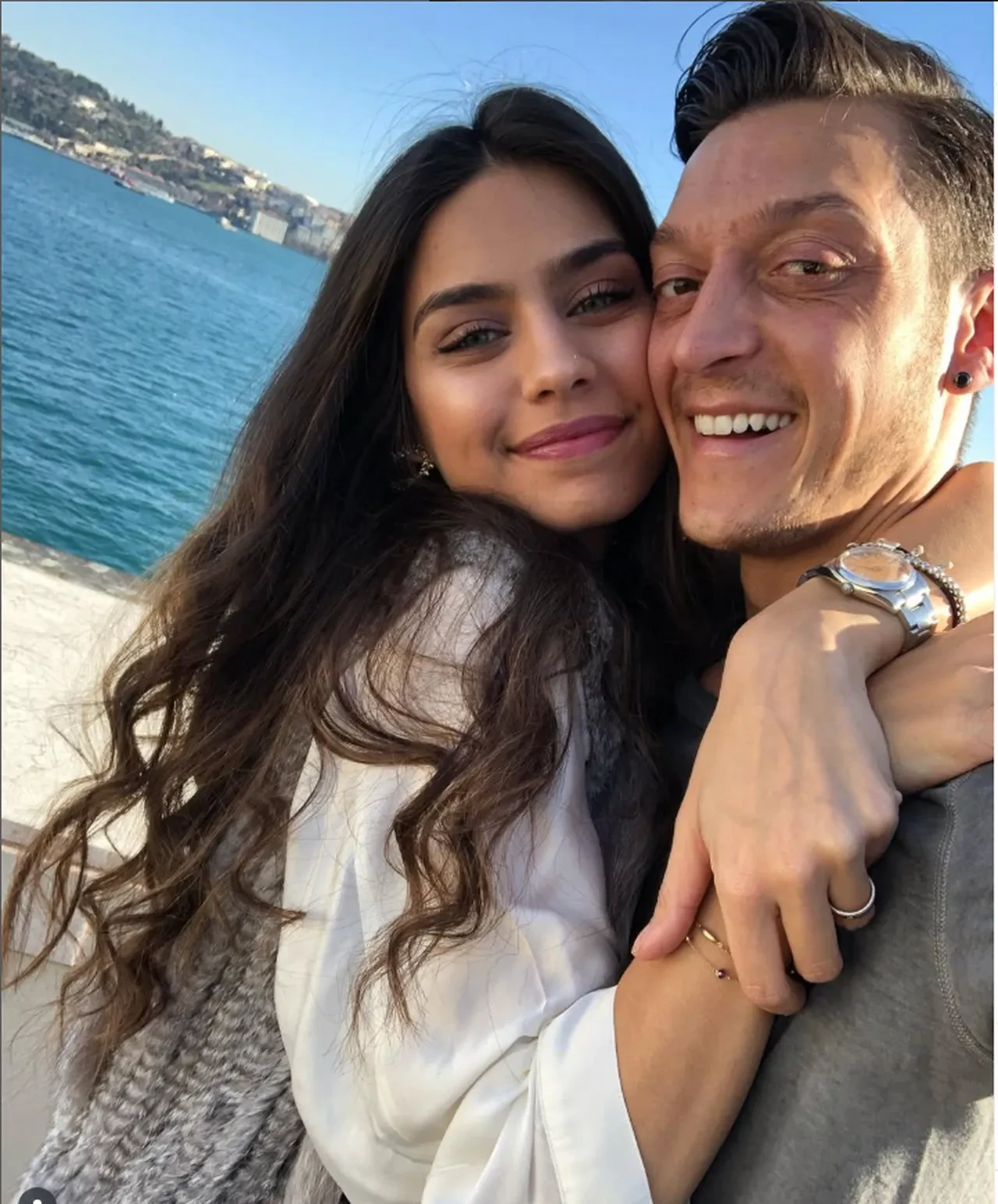 Amine Gülşe, Mesut Özil'in oyunculuk yapmasına izin vermediği iddiaları hakkında ilk kez konuştu