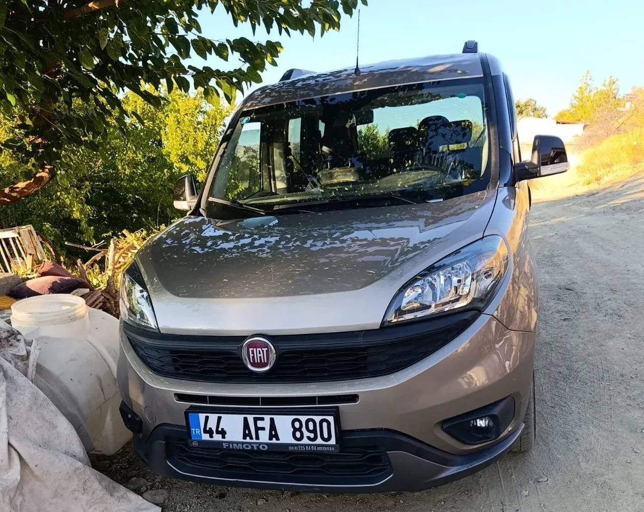 Aracını satmak istedi başına gelmeyen kalmadı! 1 milyona satışa çıkardı, 480 bin liraya kendisi aldı