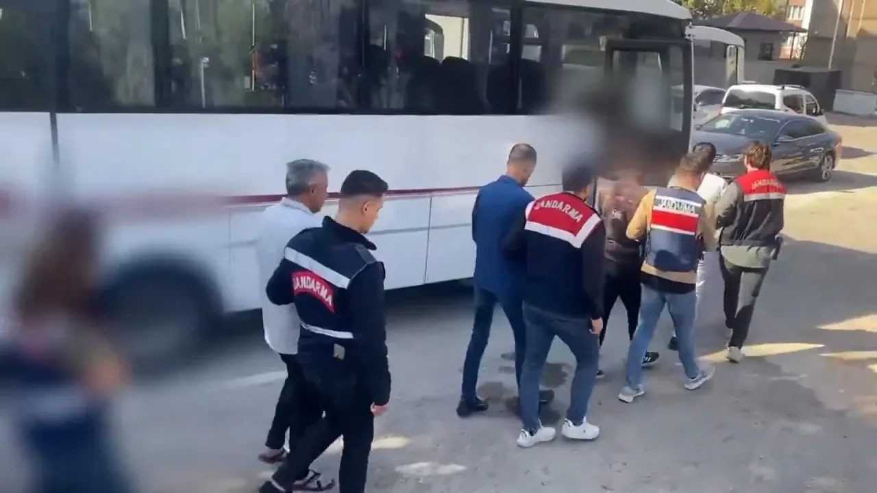 Binlerce vatandaşı dolandırıp servet yapmışlar! Vurgunun boyutu şoke etti