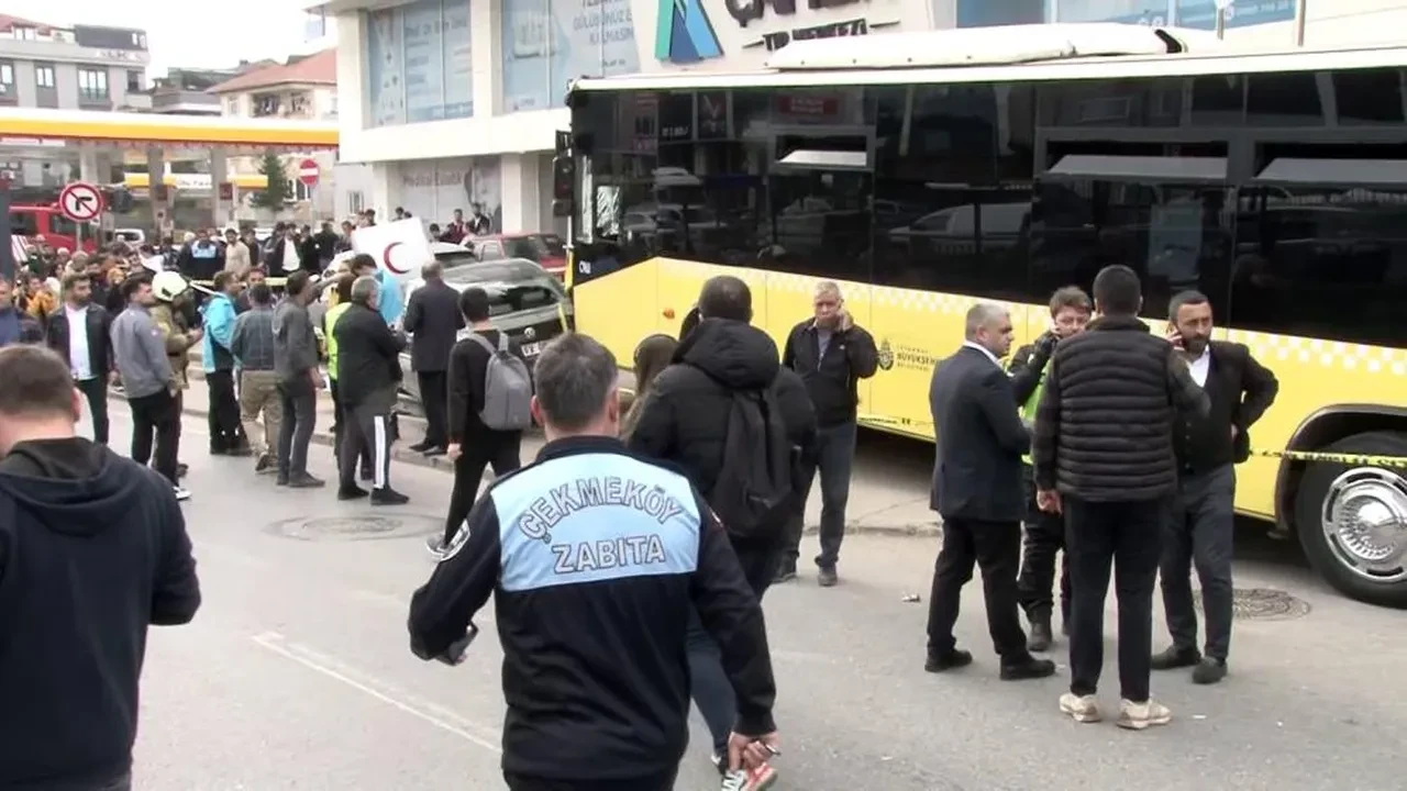Çekmeköy'de otobüs durağa girdi! 1 kişi hayatını kaybetti