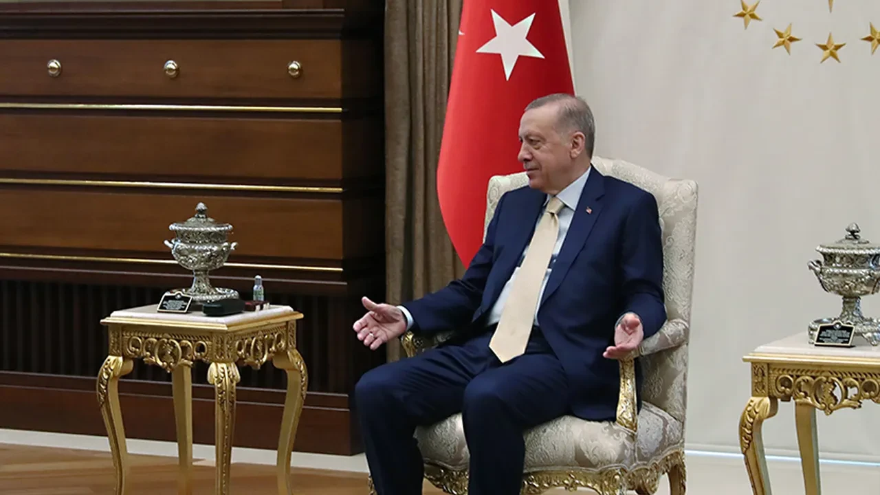 Cumhurbaşkanı Erdoğan'dan kritik temas! Kulliye'de kabul etti