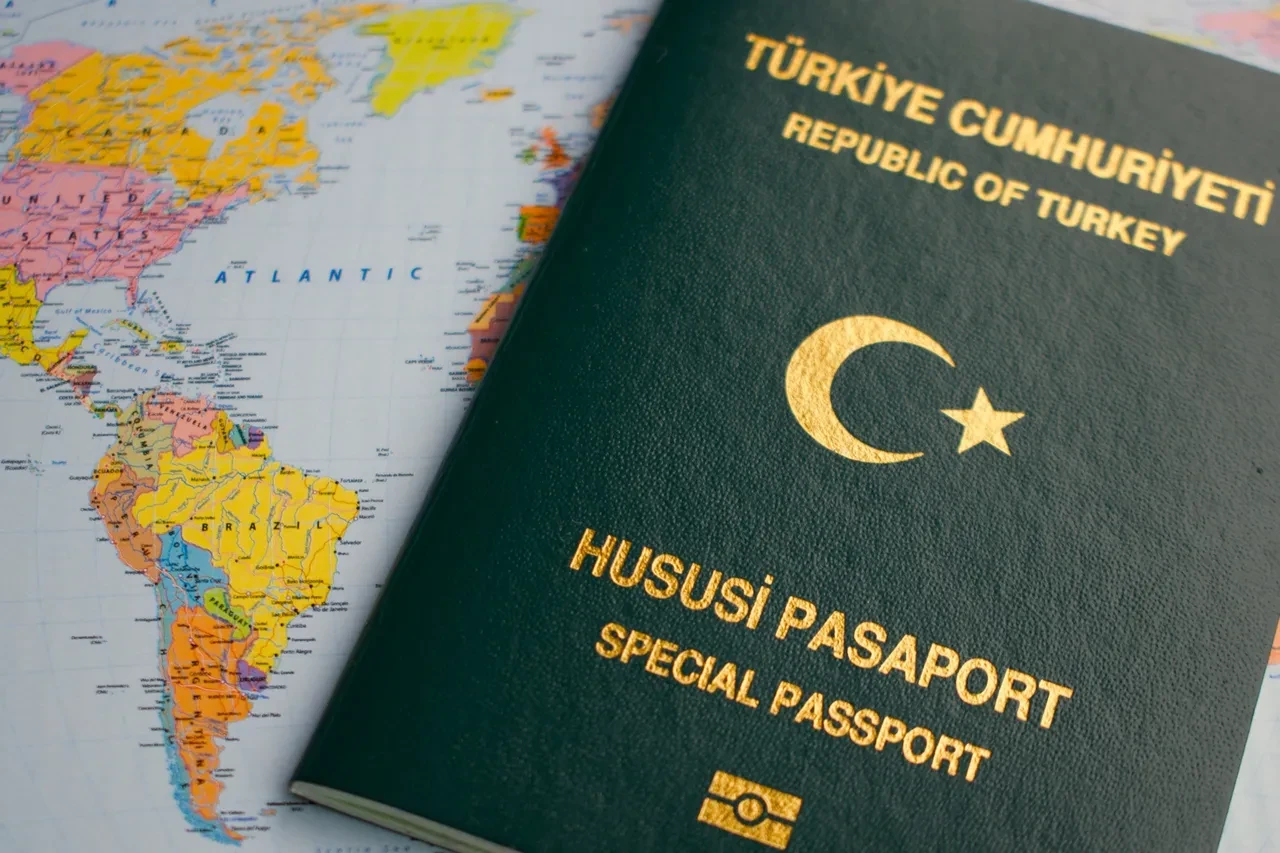 En güçlü pasaportlar listesi güncellendi! Türkiye'nin sıralaması dikkat çekti, ABD için bir ilk yaşandı