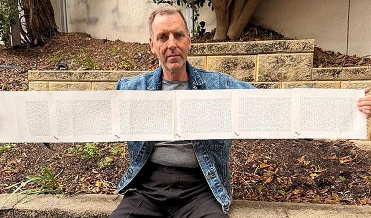 Guinness Dünya Rekorları'na girmek için ismine 2 bin 253 ad daha ekletti