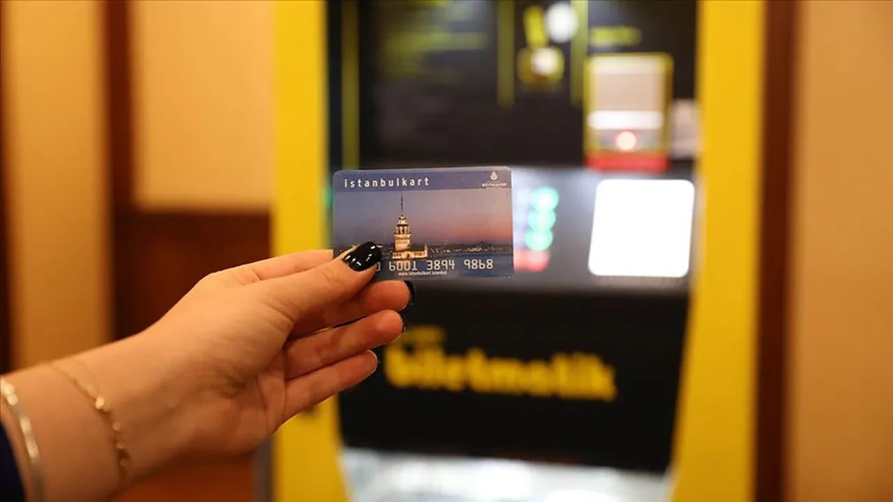 İBB'ye 'megabüs' eleştirisi: 'Hızray yazı olarak kaldı'